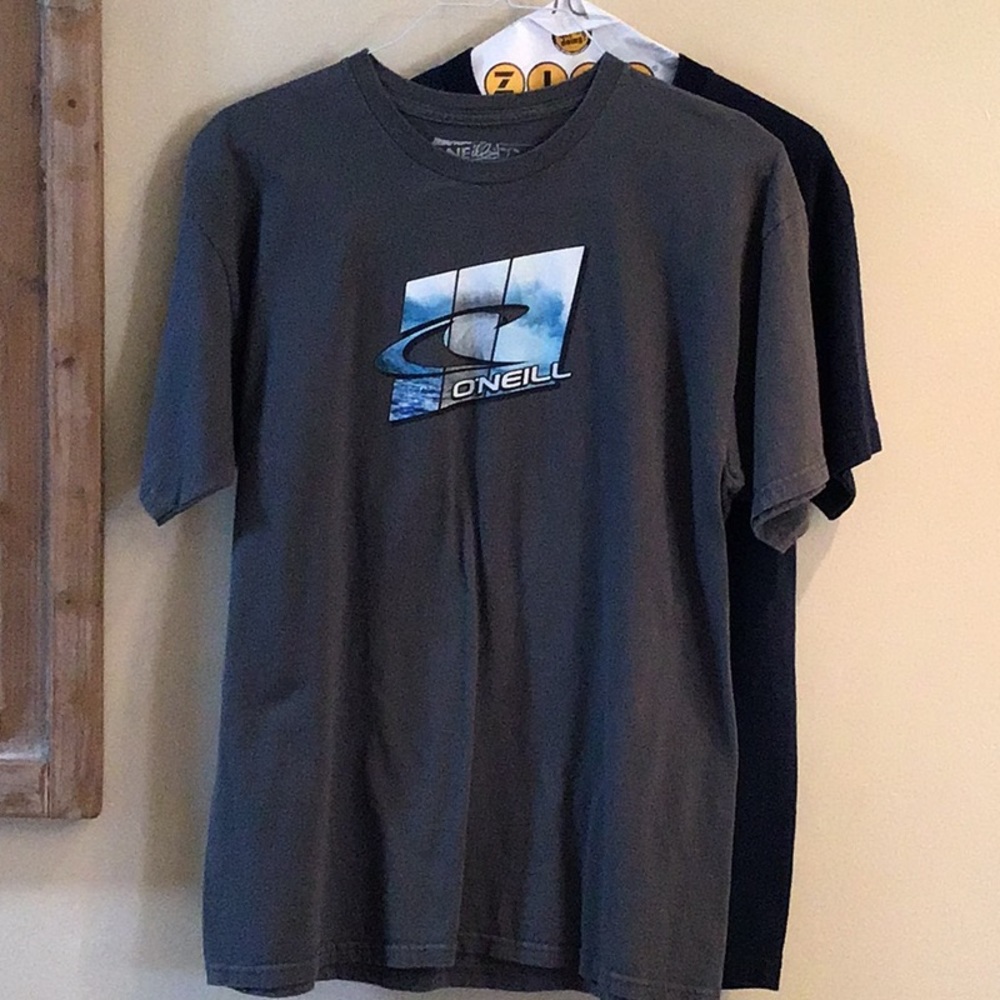 440 🌞O’Neill & Hard Rock Cafe T Shirt Bundle (2)🌞